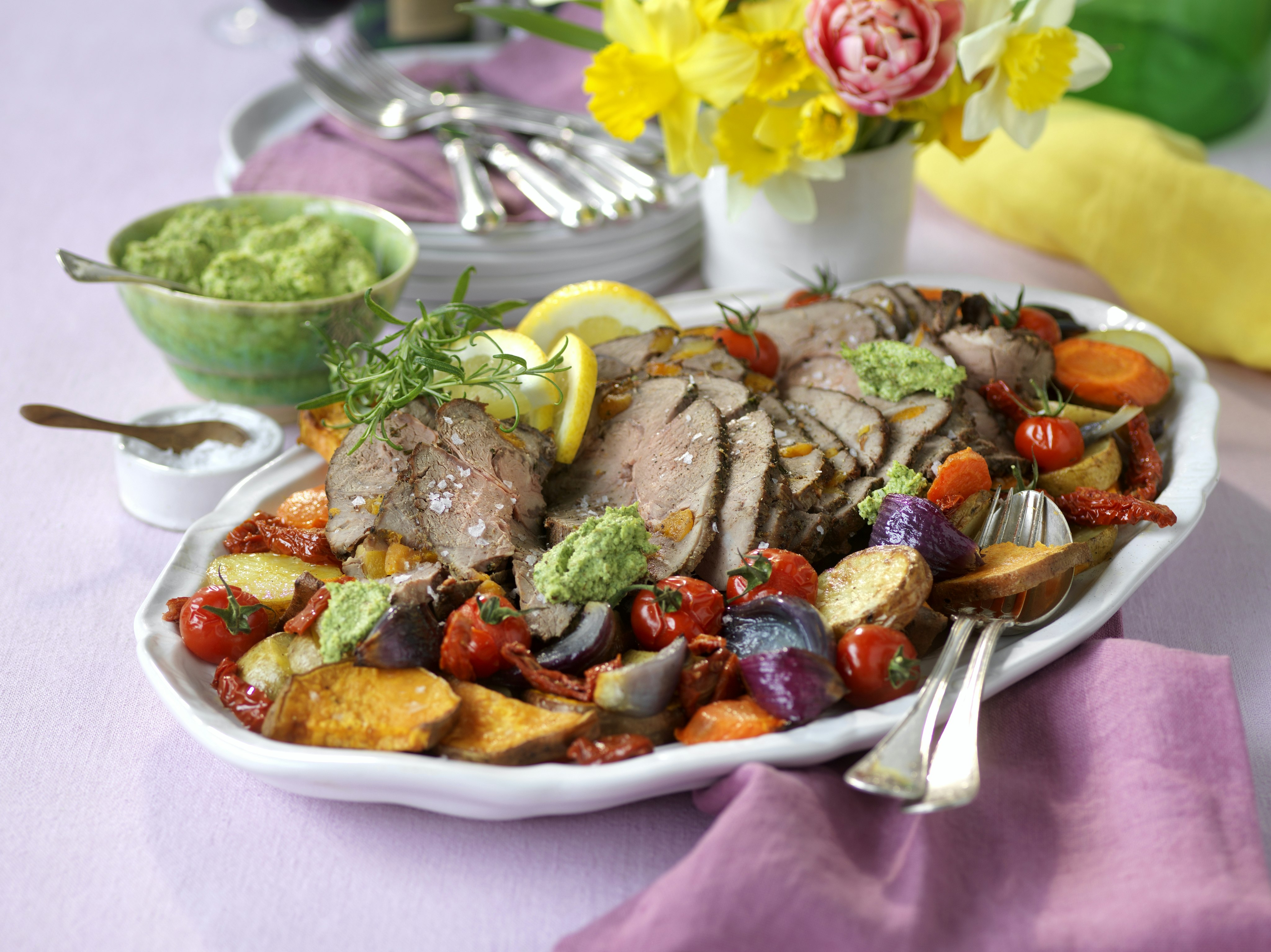 Rostade rotfrukter med mandelpesto