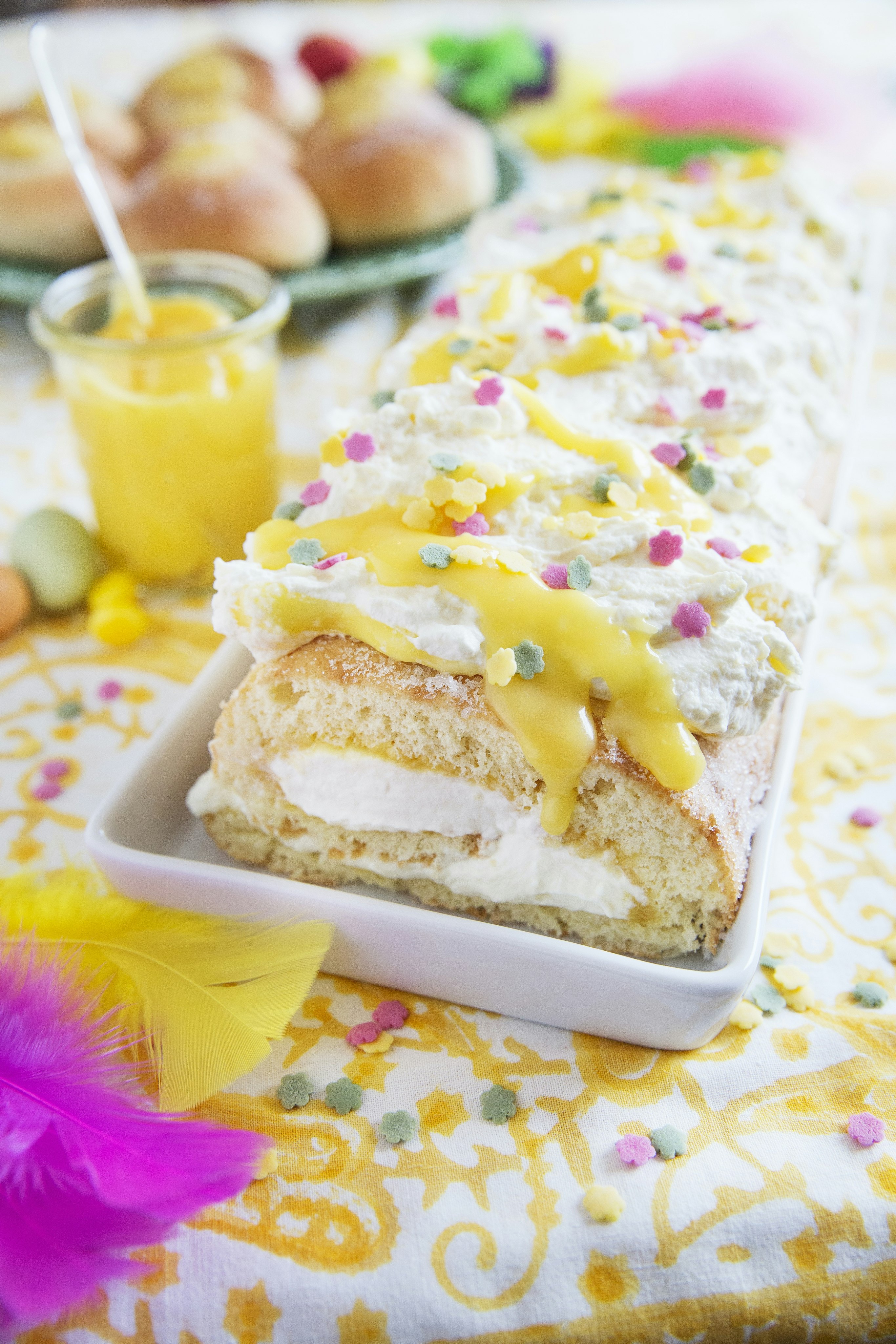 Rulltårta med citronkräm och strössel