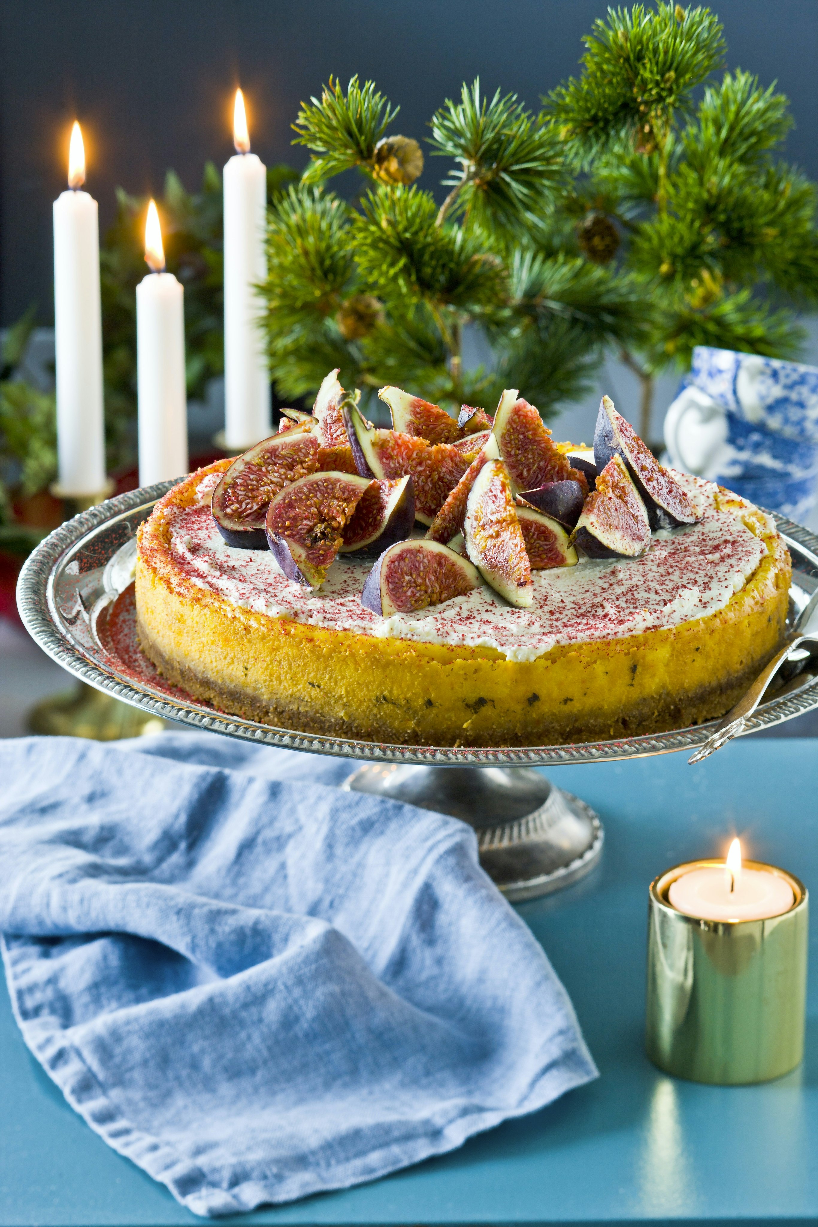 Saffranscheesecake med yoghurt och färska fikon