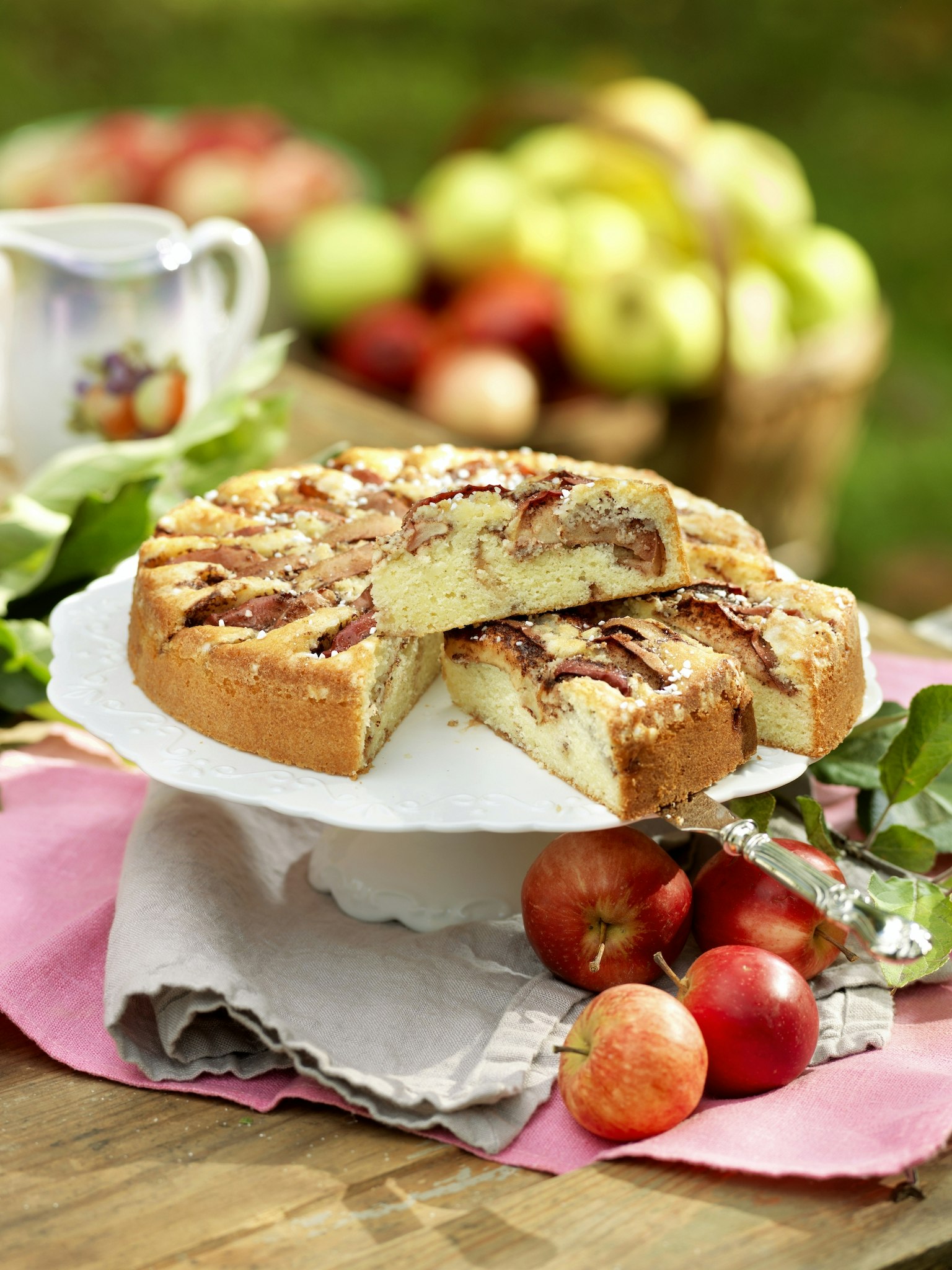 Saftig äppelkaka med kanel