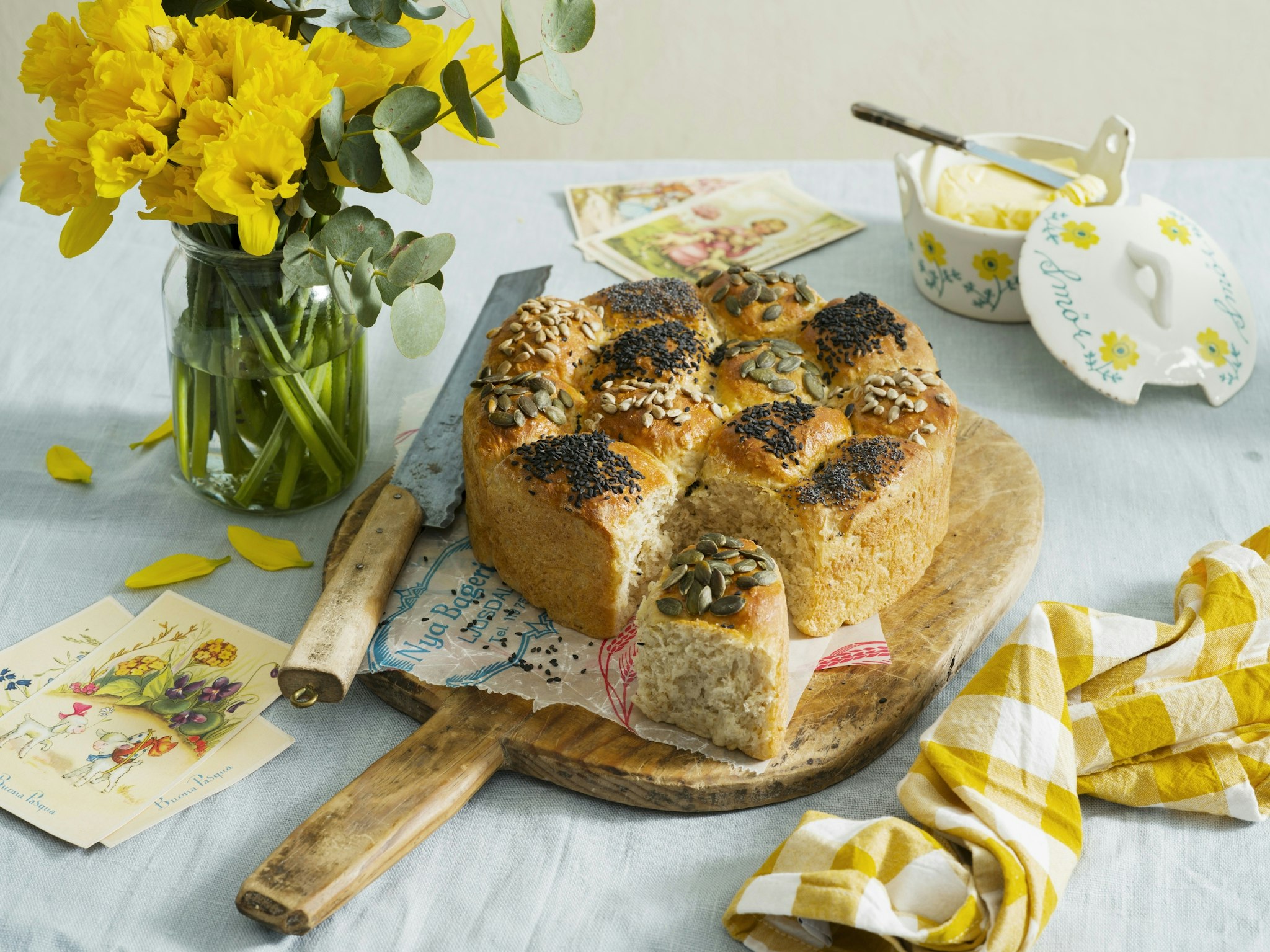 Saftigt brytbröd med frötopping