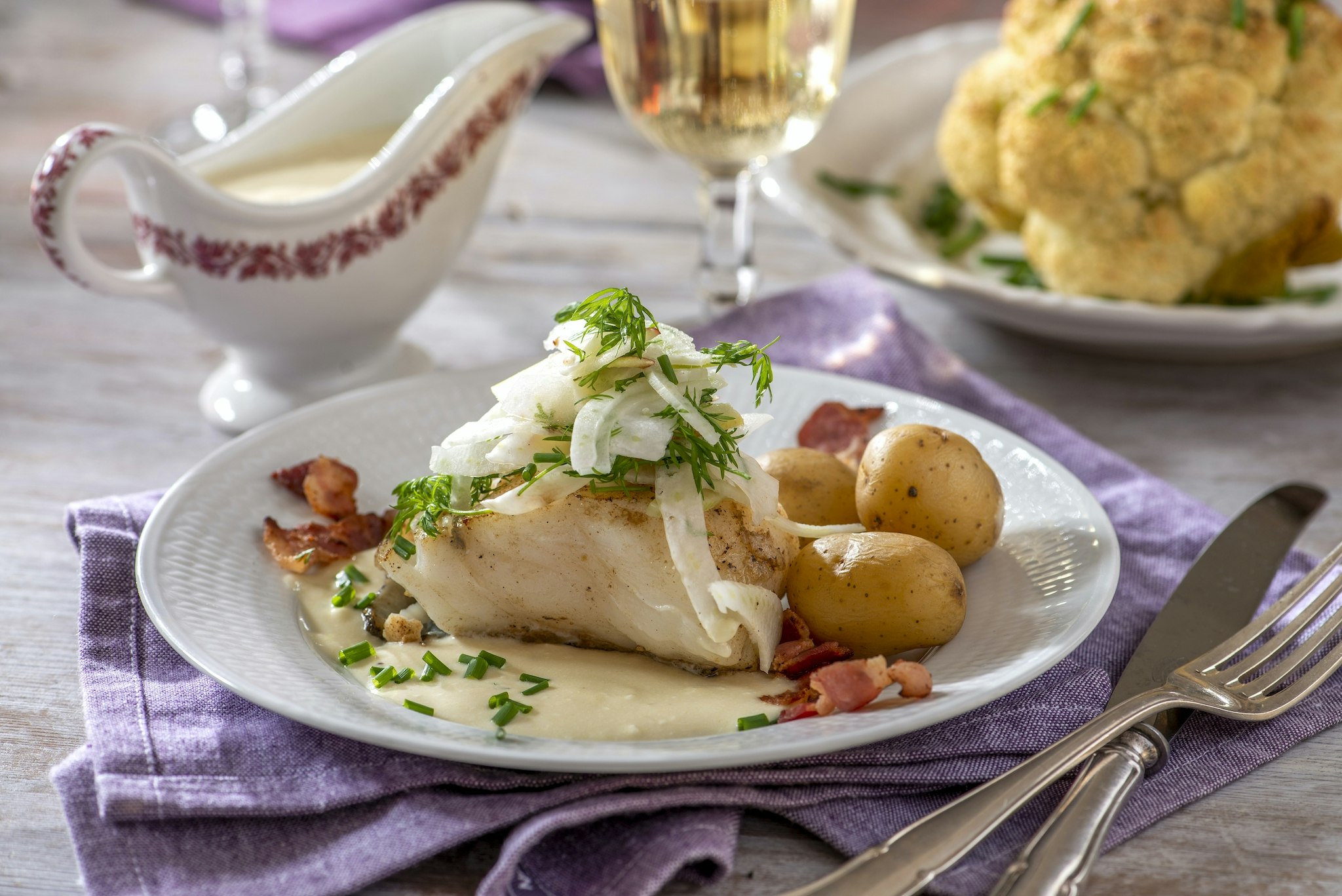 Smörstekt torsk med bakad blomkål och fänkålssås