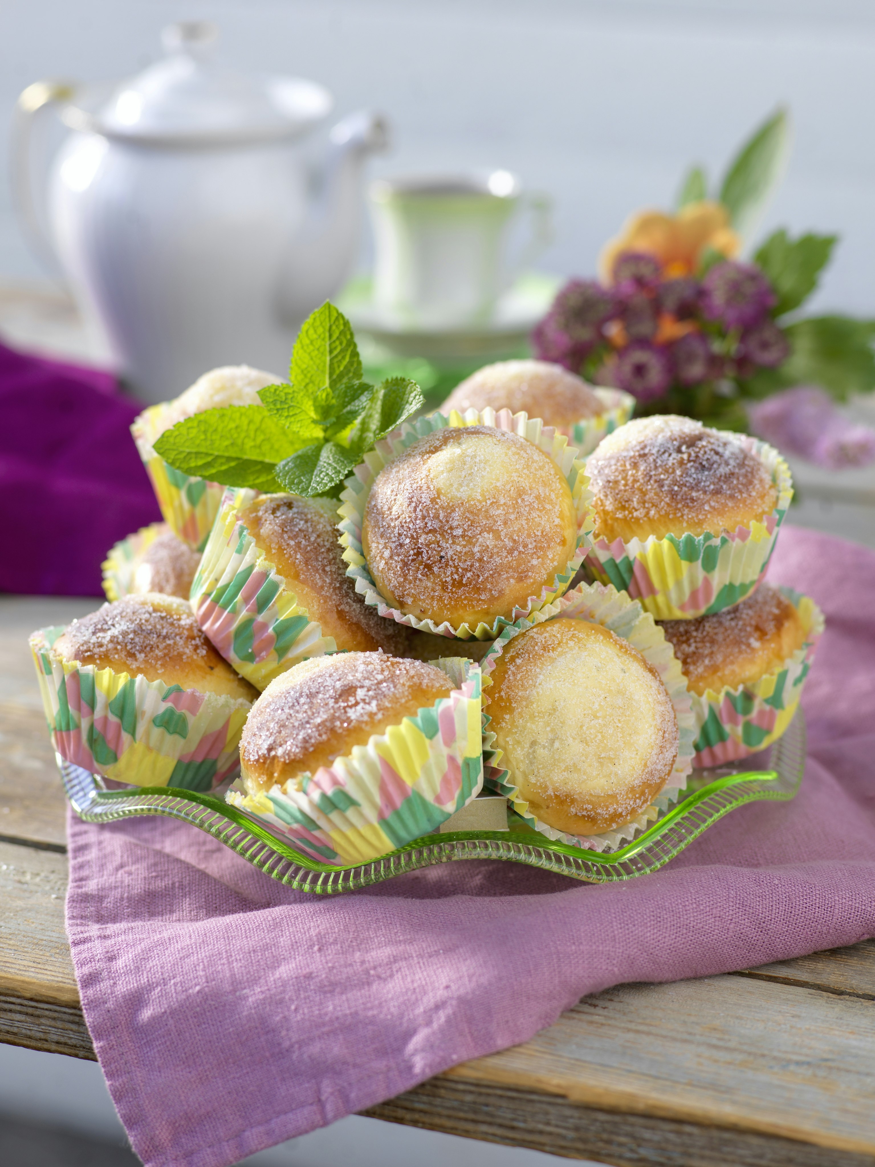 Sockerbullar med vaniljkräm