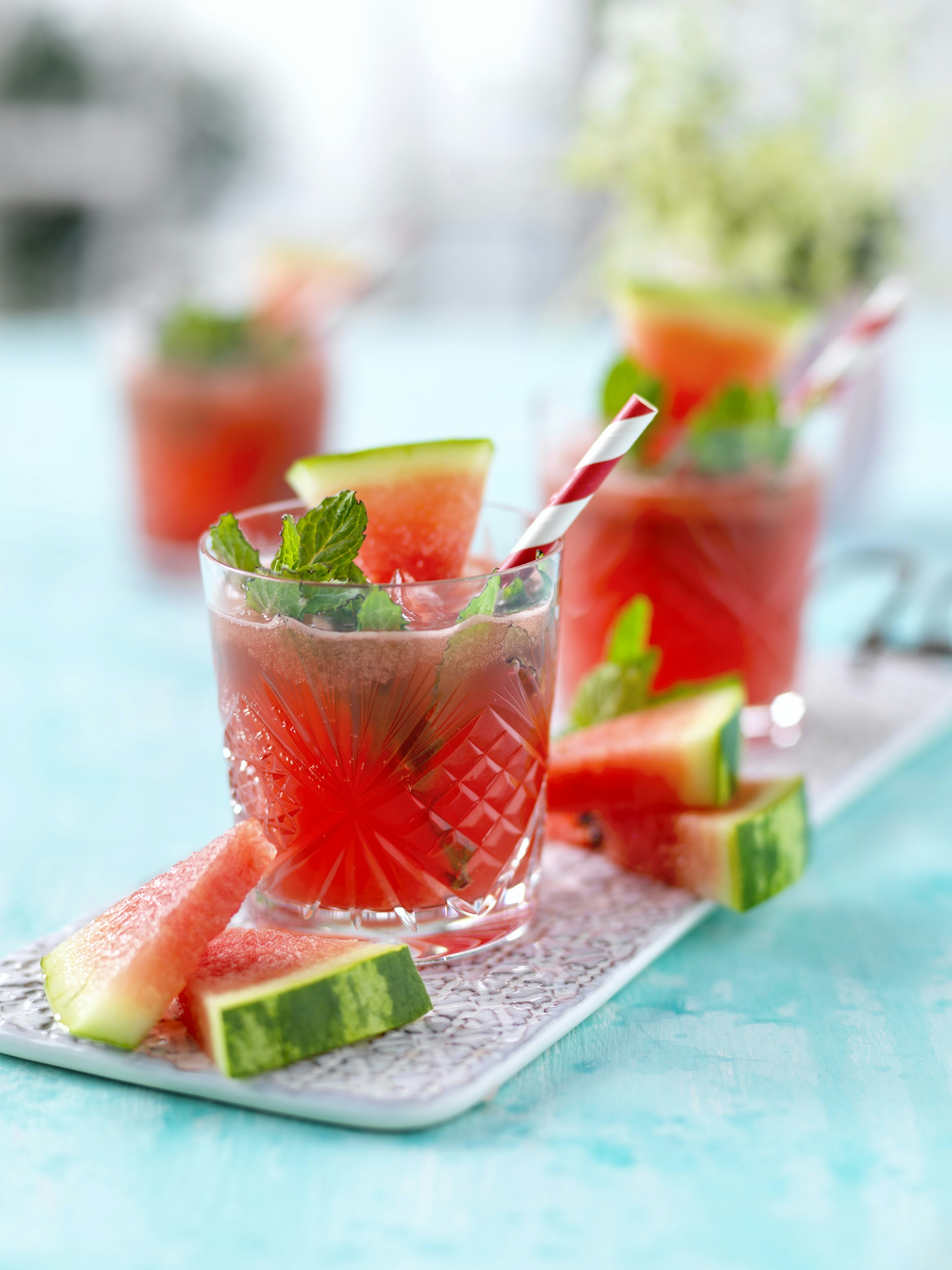 Sommardrink med melon och bubbel