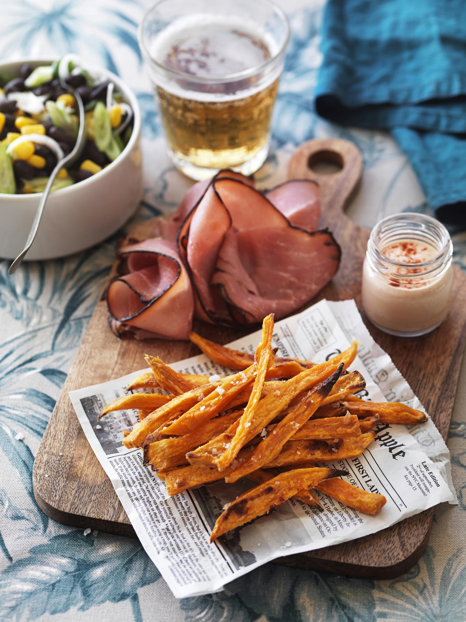 Sötpotatis pommes med dipp och kallskuret