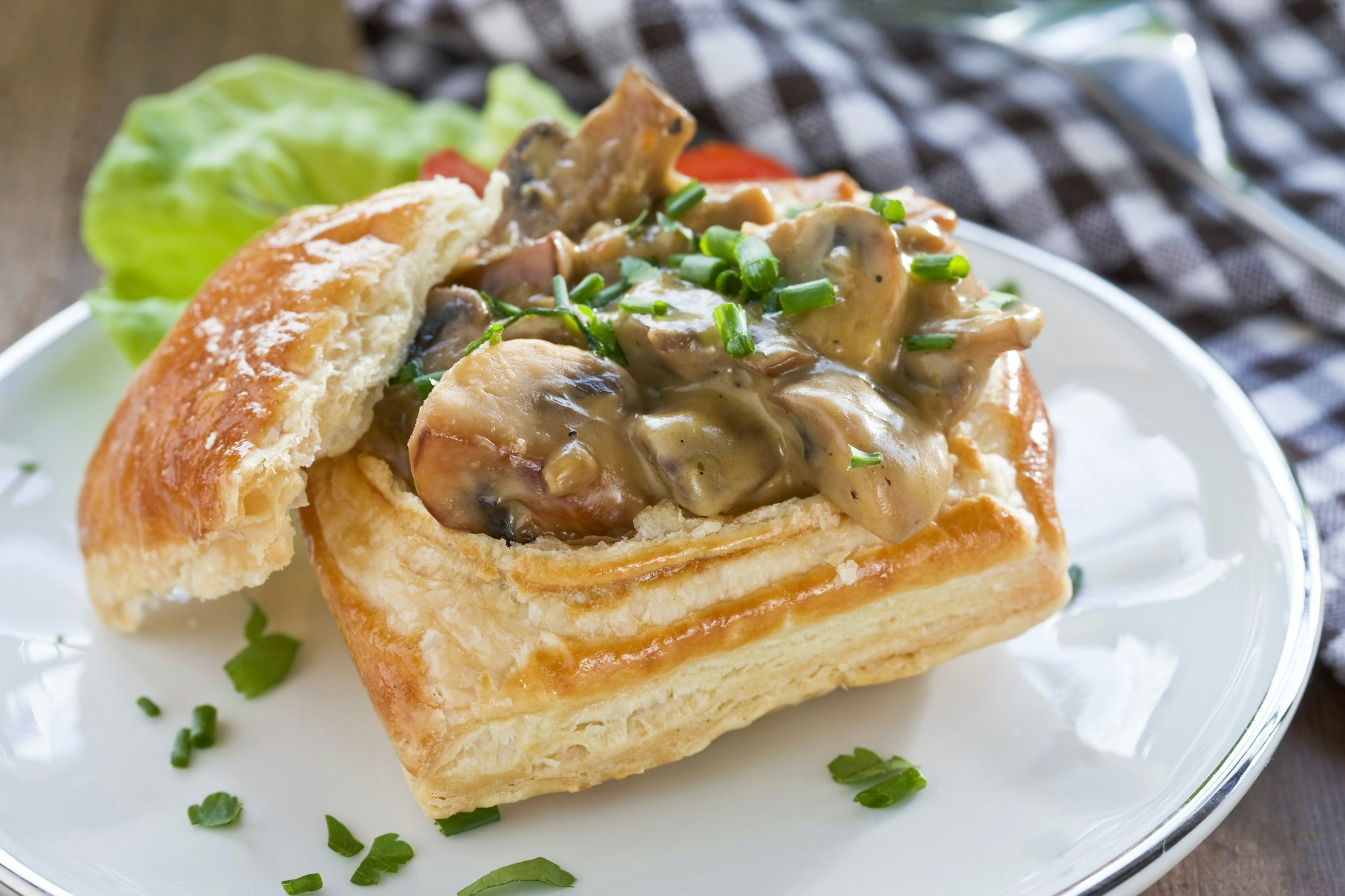 Svampstuvning i smördeg