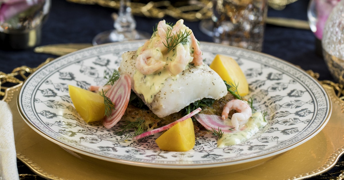 Torskrygg med oströsti och räkhollandaise-image
