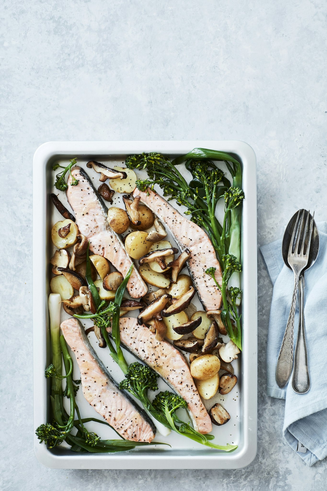 Ugnsbakad lax med shiitakesvamp