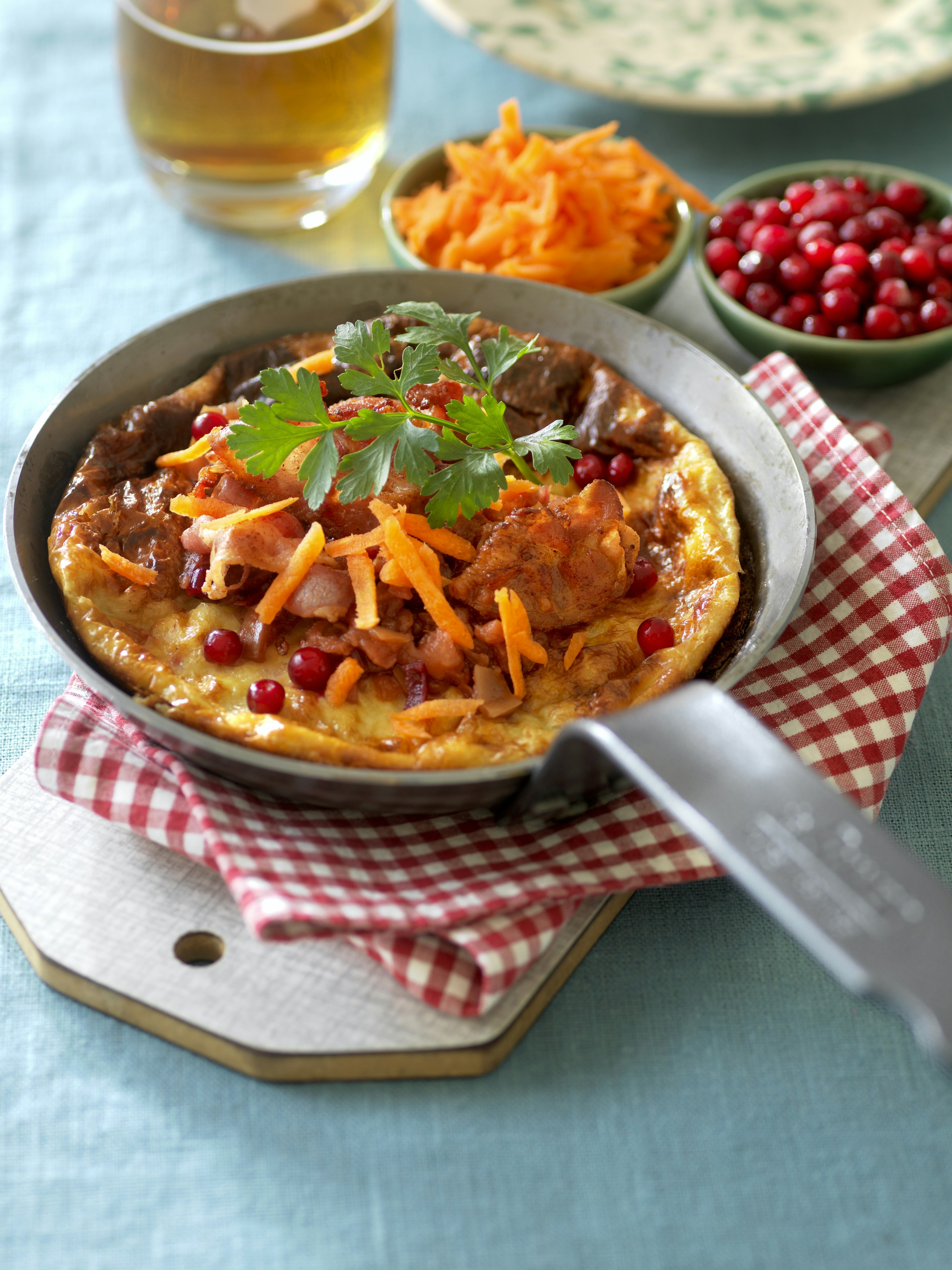 Ugnspannkaka med bacon och chutney