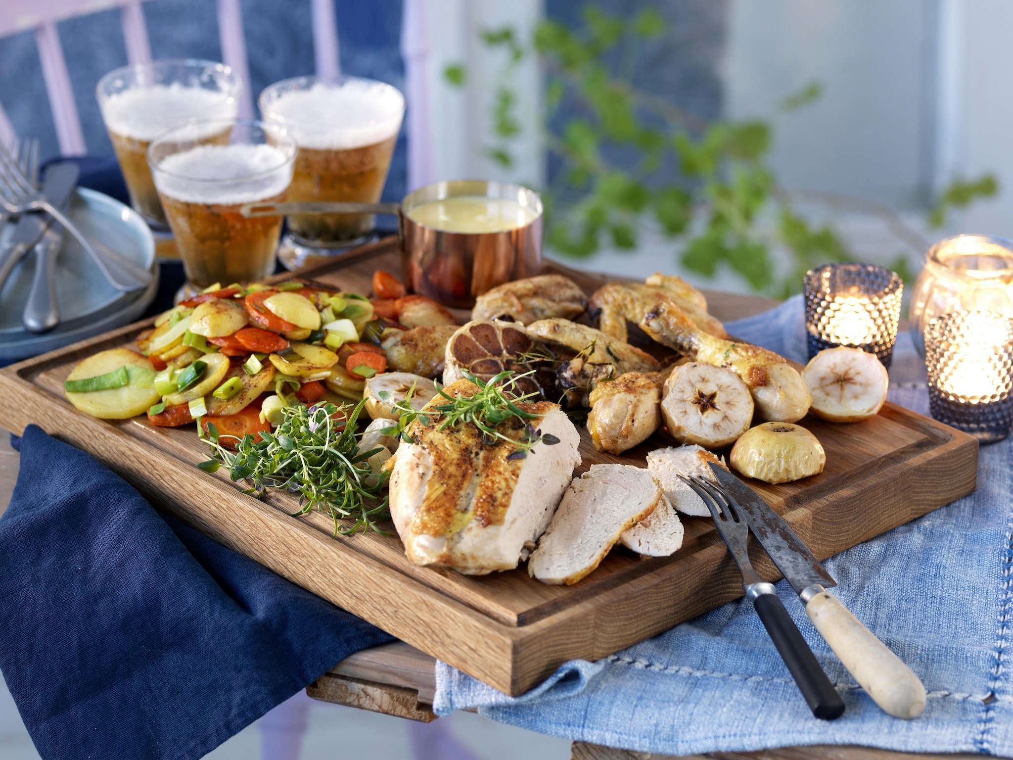 Ugnsstekt kyckling med gräddsås och rotfrukter