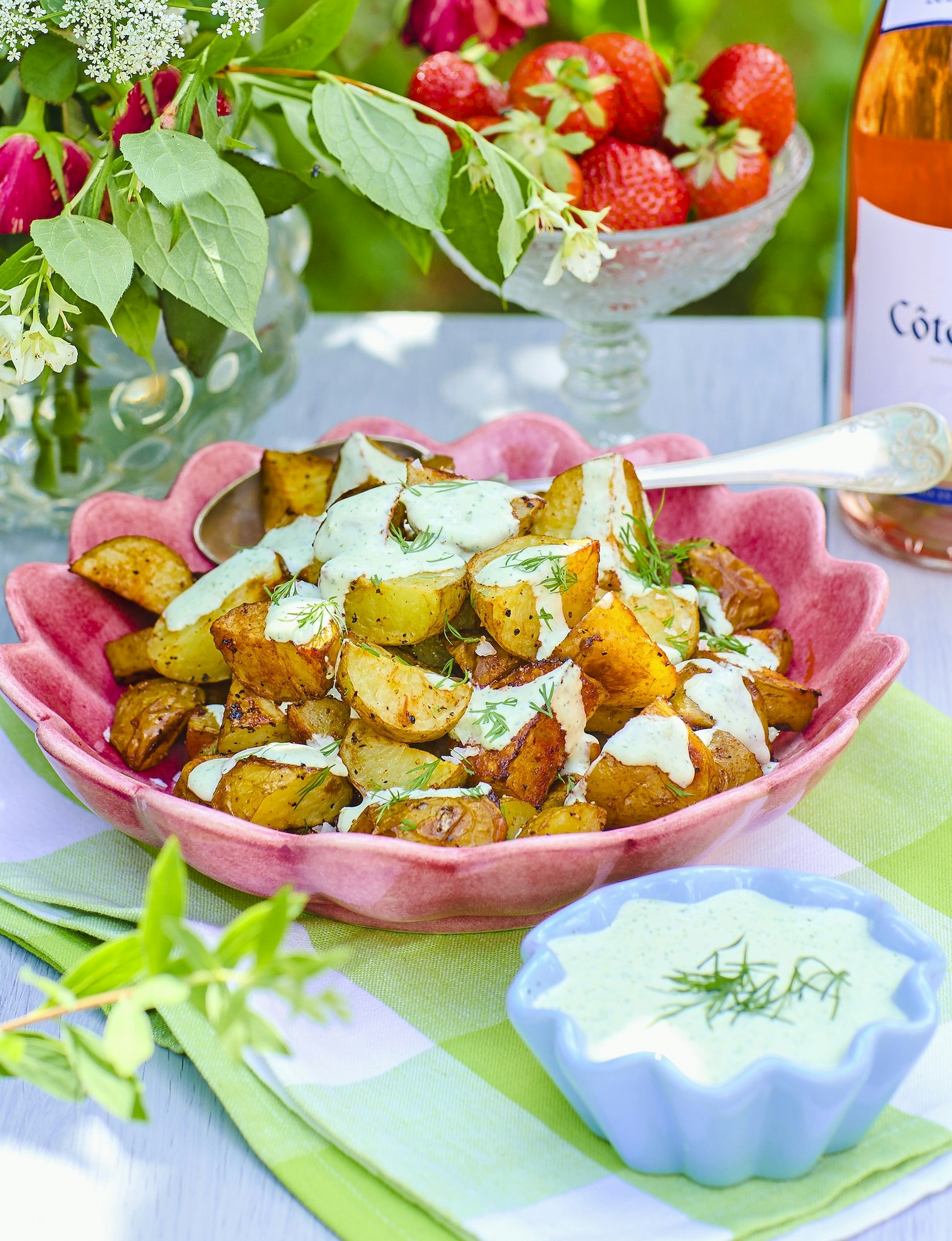 Ugnsstekt potatis med dillsås