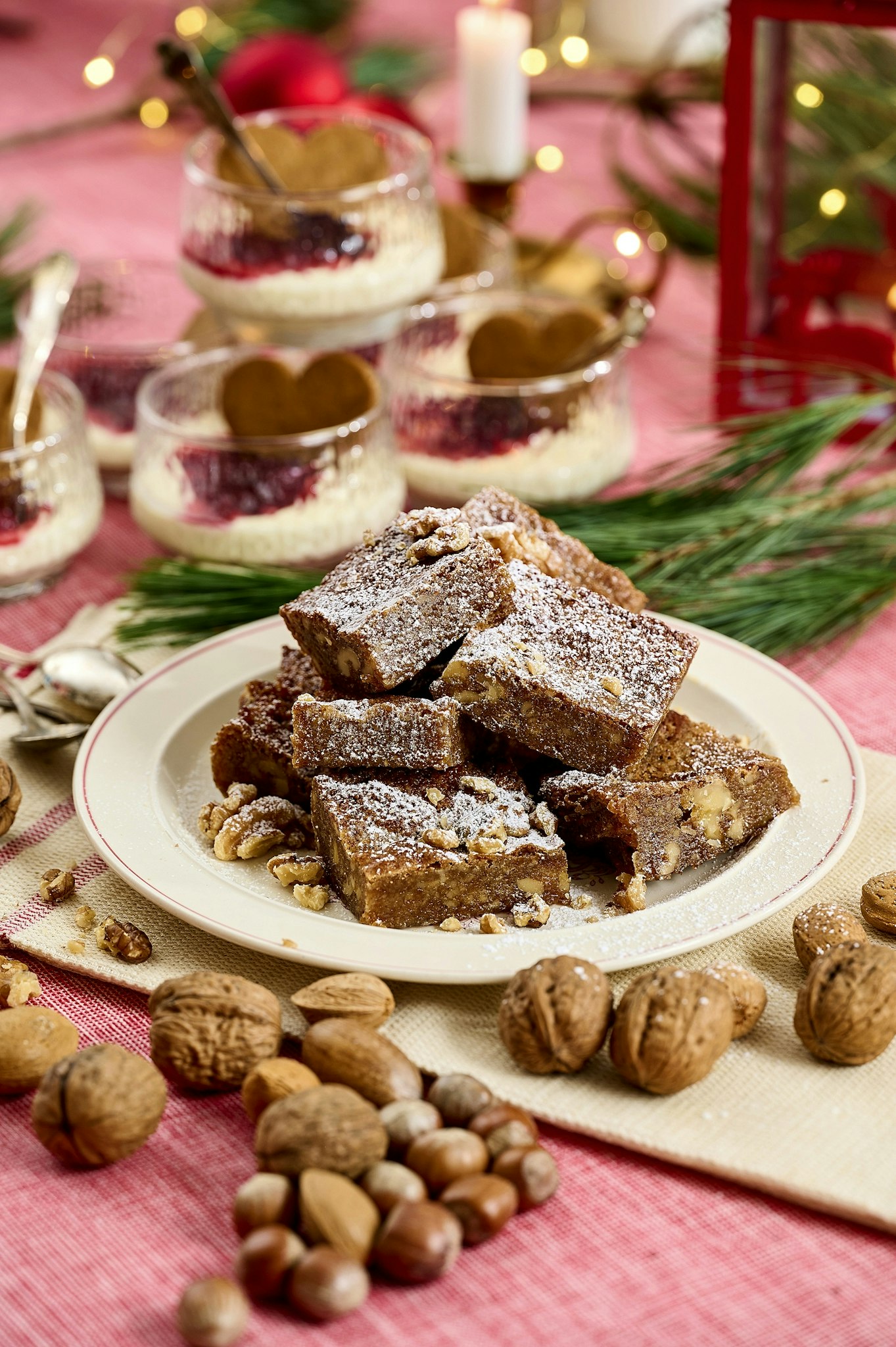 Valnöt- och pepparkakskaka