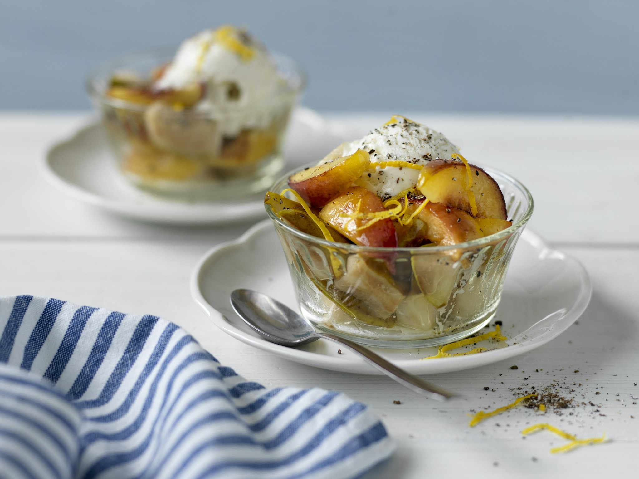 Varm frukt med glass