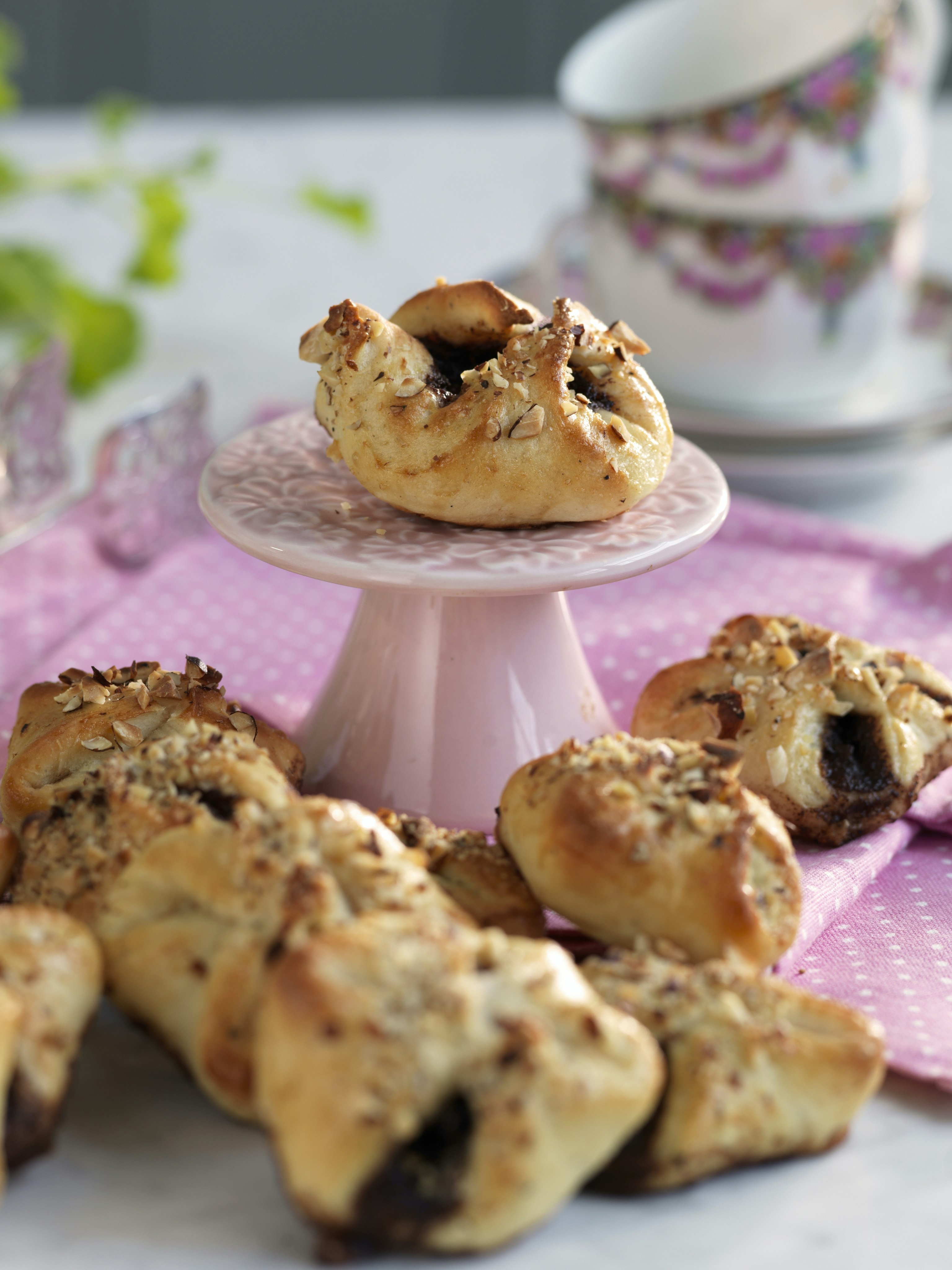 Vetebrödsknyten med choklad och kanel