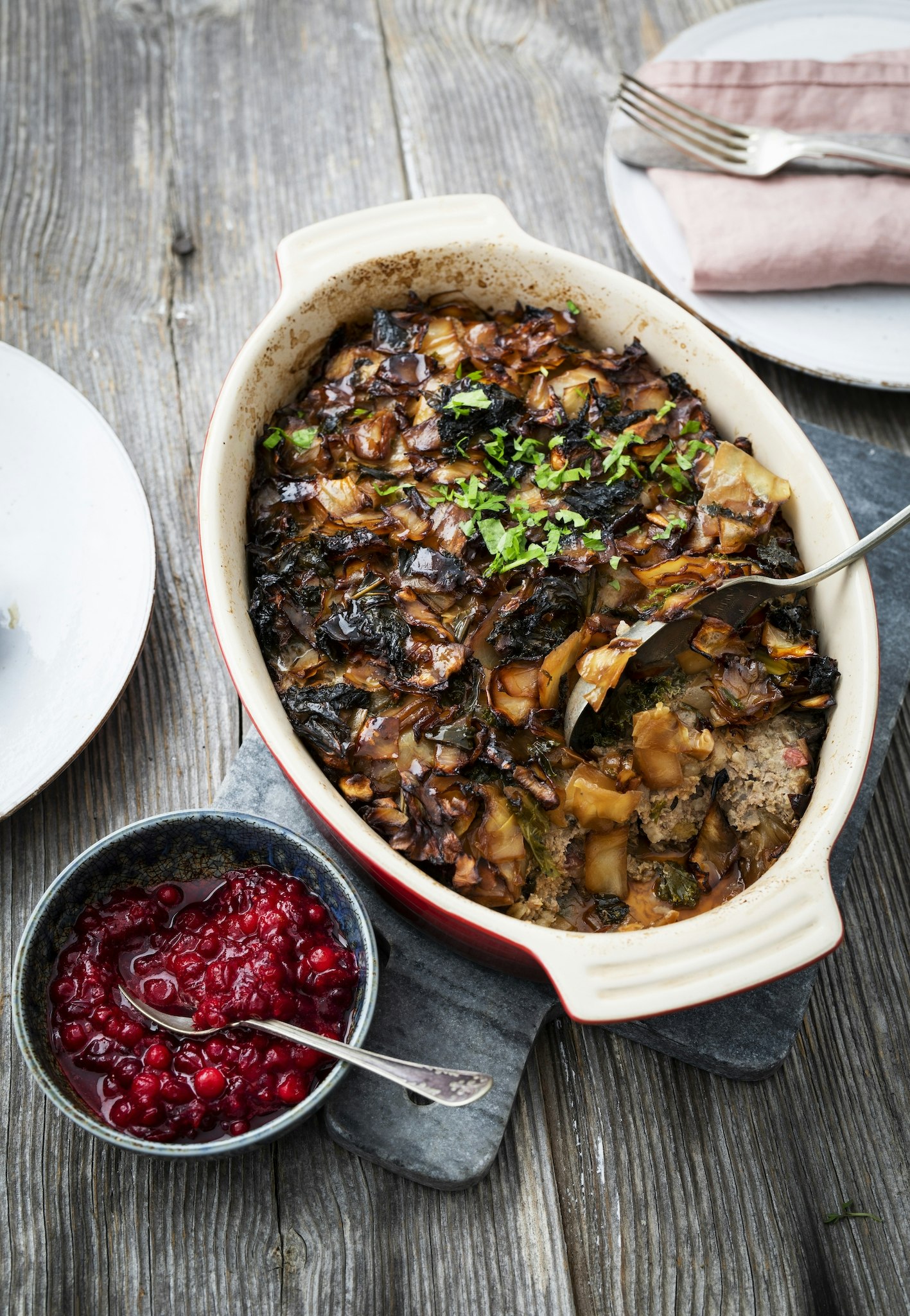 Kålpudding med viltfärs och svamp