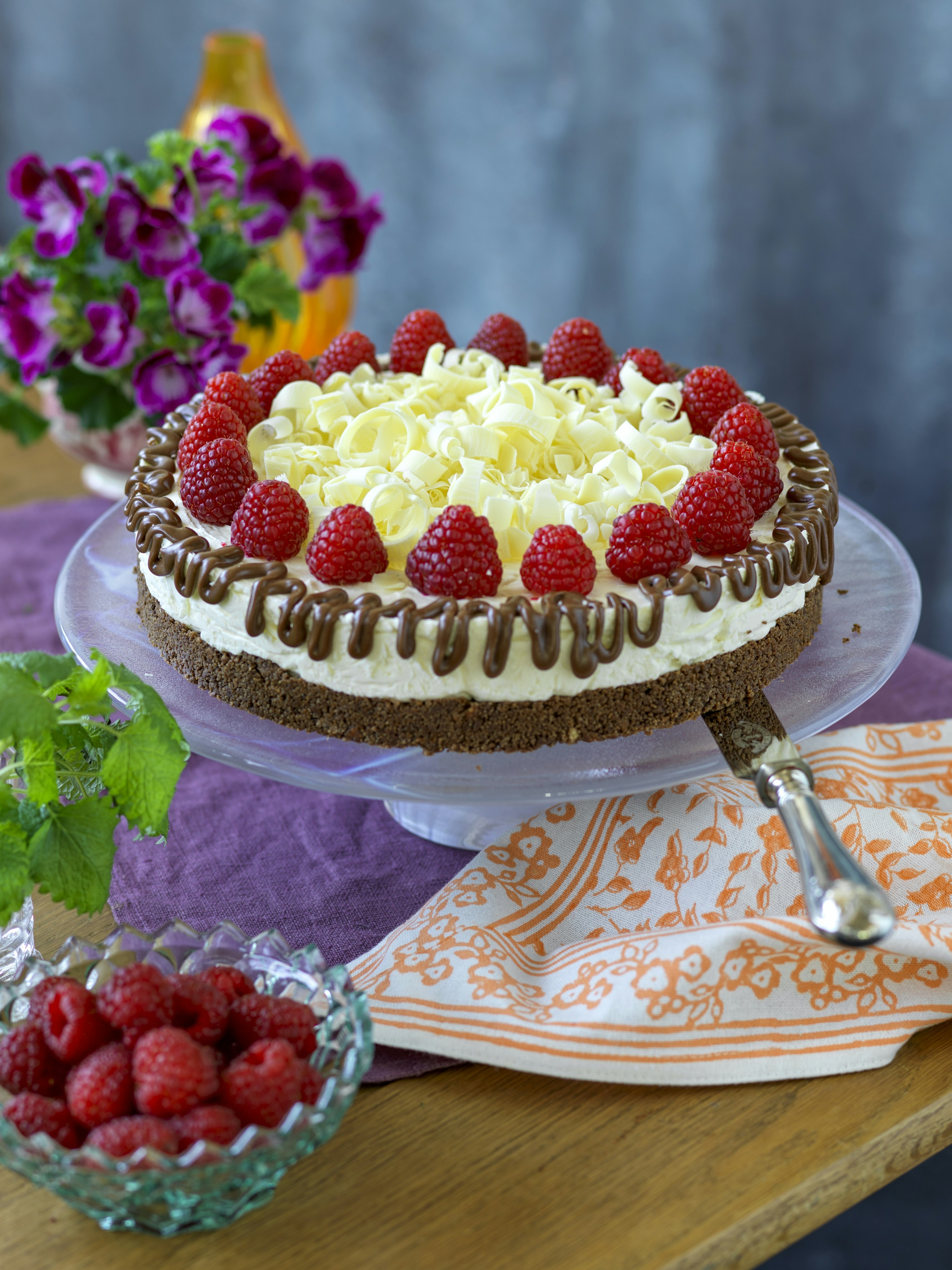 Vit chokladcheesecake med hallon