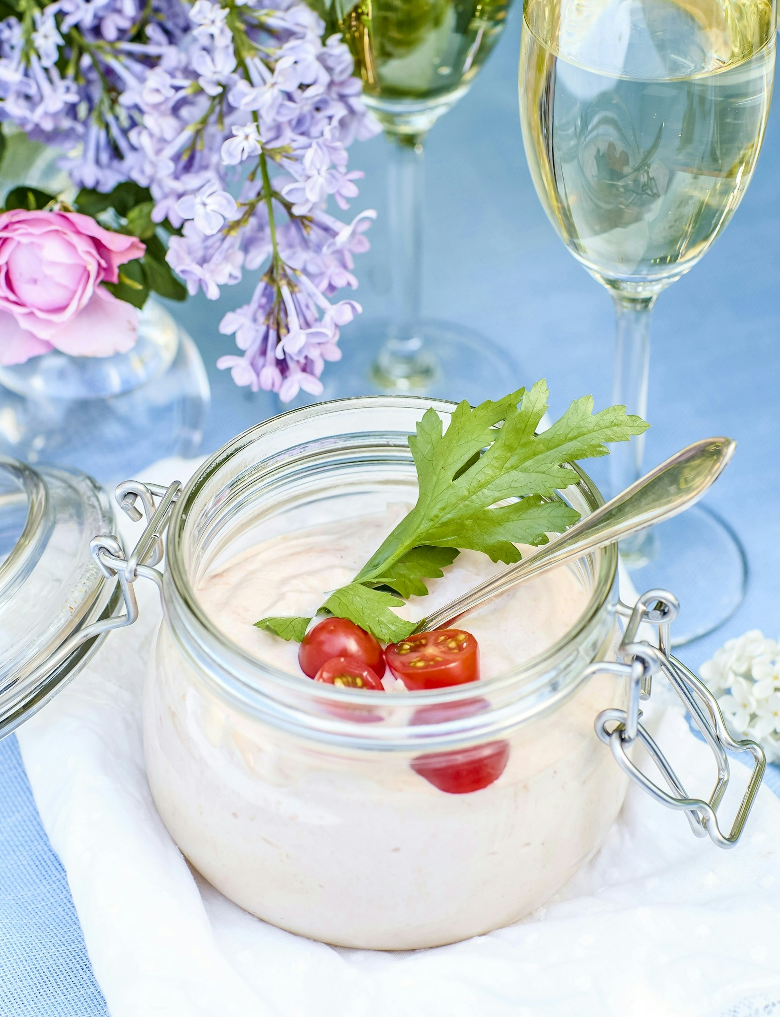 Vitlökskräm med örter