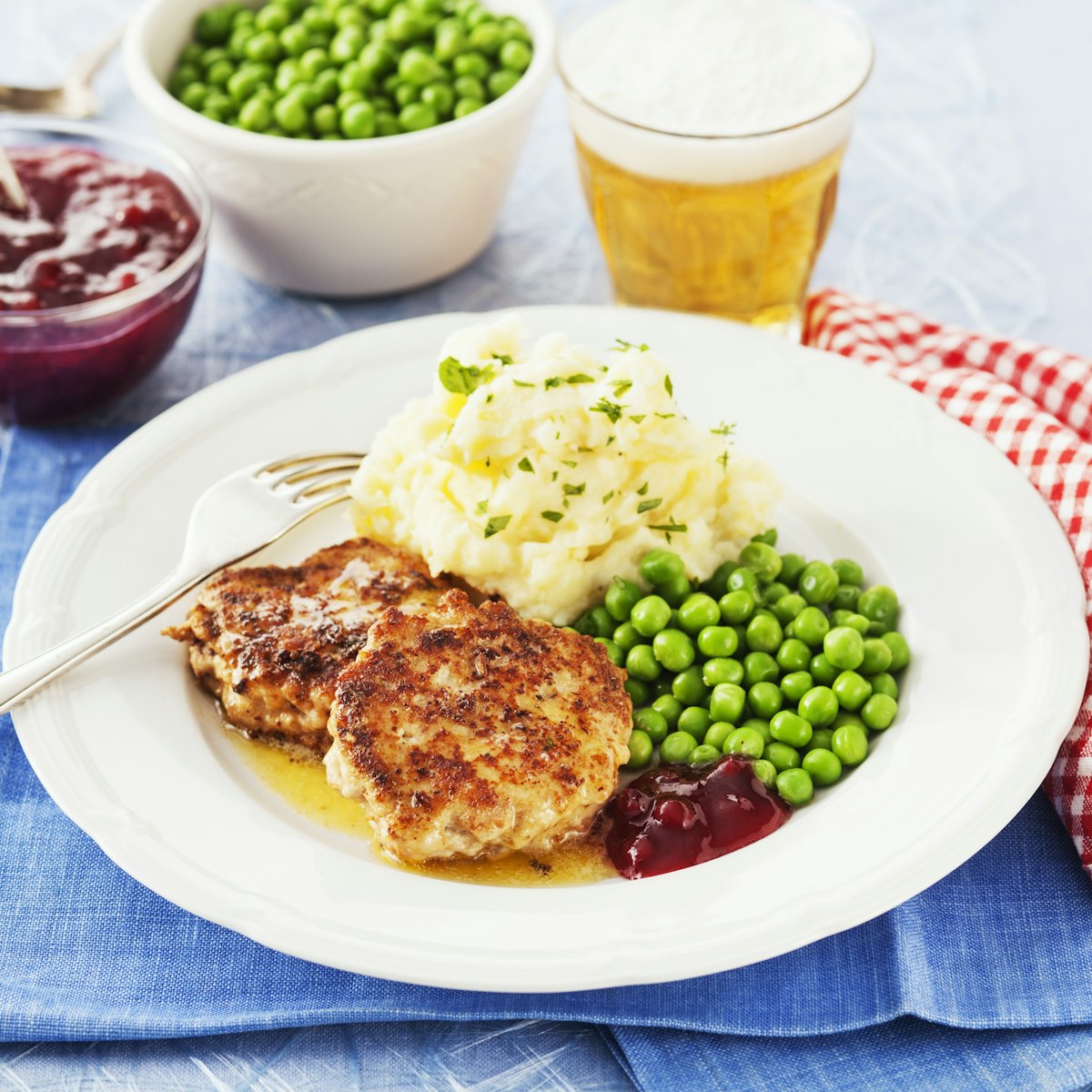 wallenbergare-pa-kycklingfars_7923 /upload/thumbnail1/2025/2/24/193389/thumb2